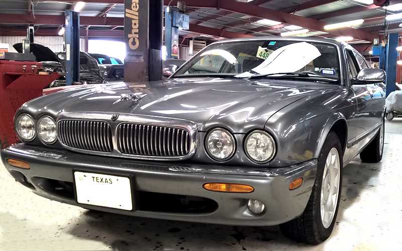 Jaguar XJ8